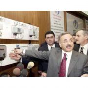  DELİKANLI BAŞBAKAN !!
